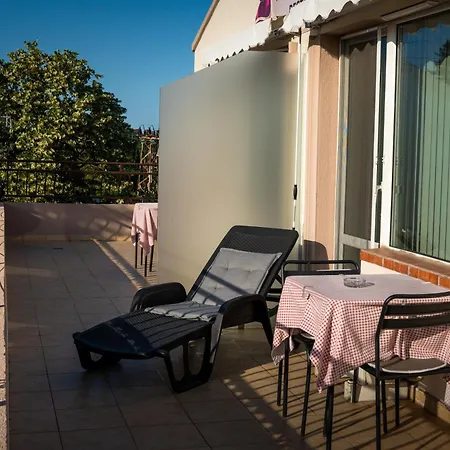 La Casa 3*