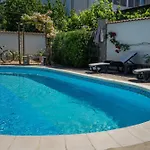 La Casa 3*