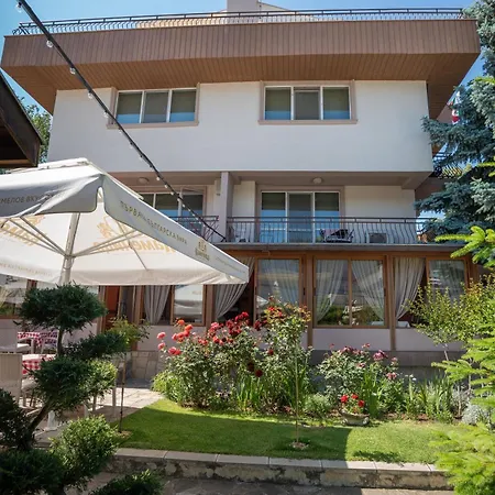 La Casa Πανσιόν
