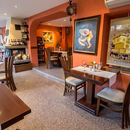 Πανσιόν La Casa 3*
